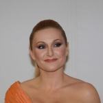 Nuša Derenda